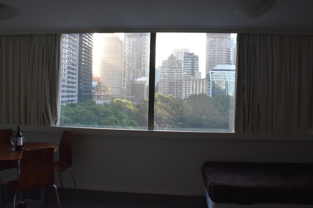 Accommodation Sydney - Hyde Park Plaza 38 College St Сідней Екстер'єр фото